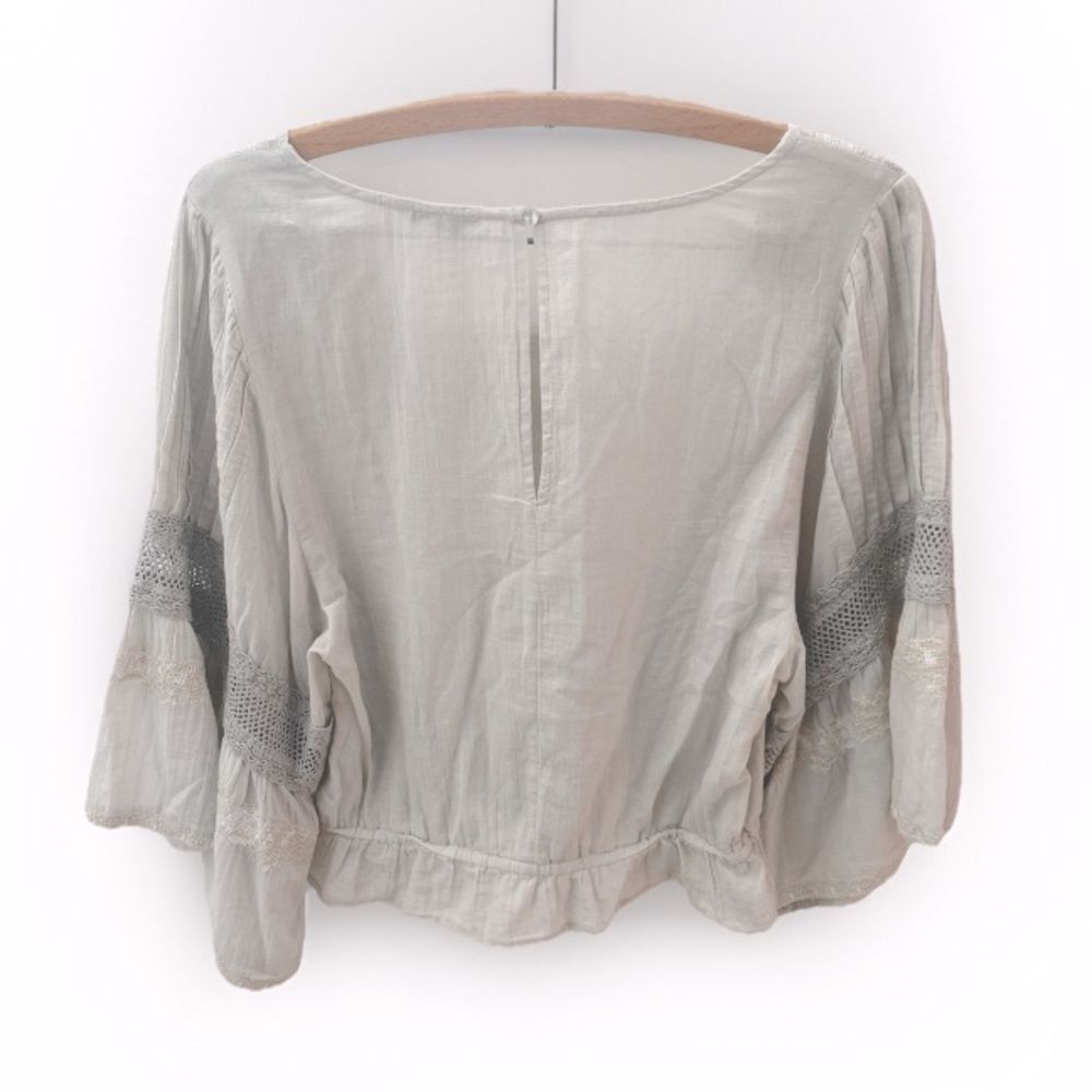 AMERICAN EAGLE Embroidered Bell Sleeve Blouse Women’s Small Boho Peasant Hippie - Picture 9 of 13